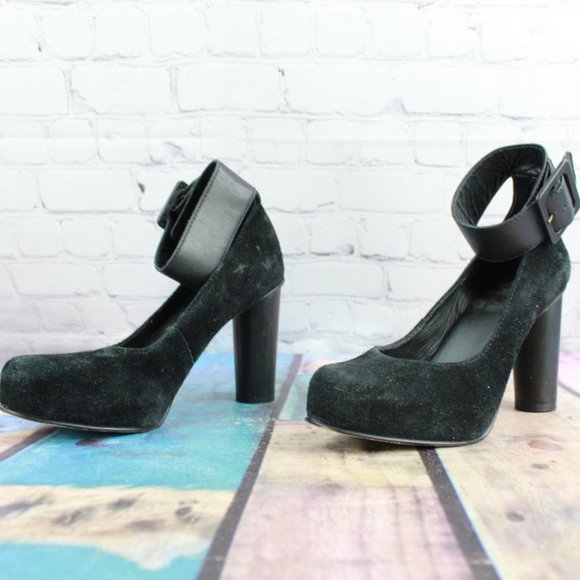 LL Bean Black Suede Signature Ankle Strap Pump Heel Size 7.5 M - Picture 2 of 9